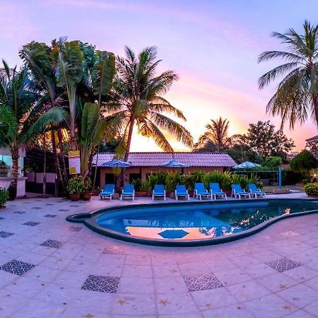 Coconut Resort Hotel Patong Eksteriør billede