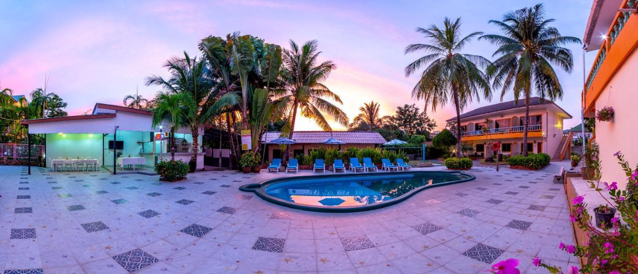 Coconut Resort Hotel Patong Eksteriør billede